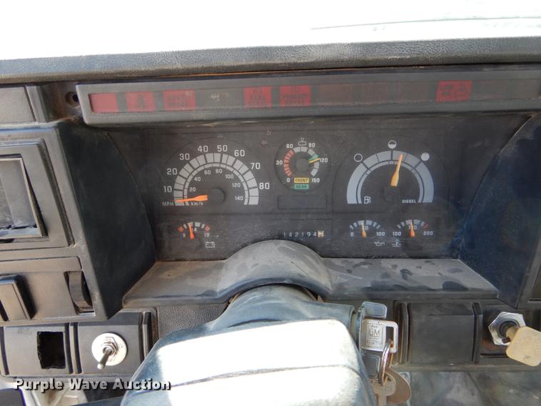 image for item DE5998 1990 GMC TopKick tender truck