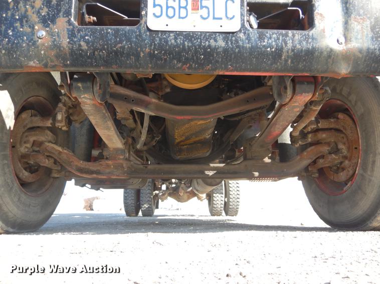 image for item DE5998 1990 GMC TopKick tender truck