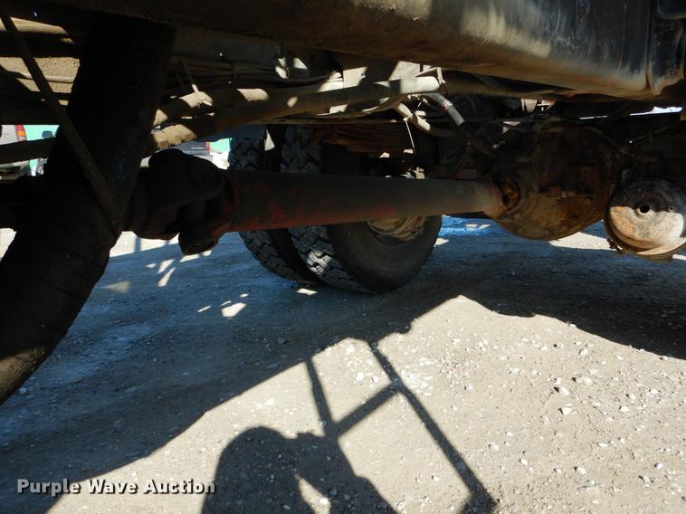 image for item DE5998 1990 GMC TopKick tender truck