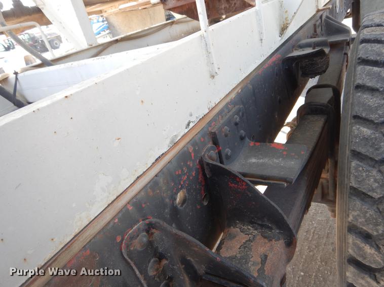 image for item DE5998 1990 GMC TopKick tender truck