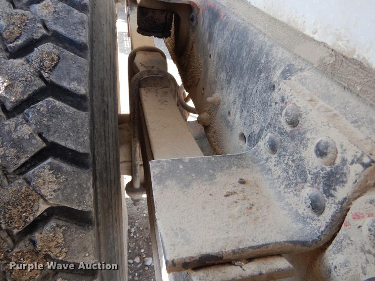 image for item DE5998 1990 GMC TopKick tender truck