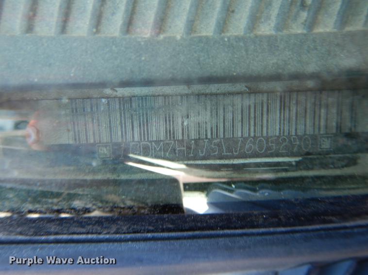 image for item DE5998 1990 GMC TopKick tender truck