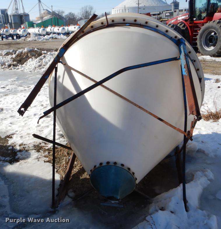 image for item DE5999 Prairie Pride poly tank