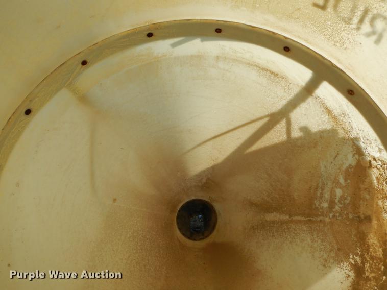 image for item DE5999 Prairie Pride poly tank