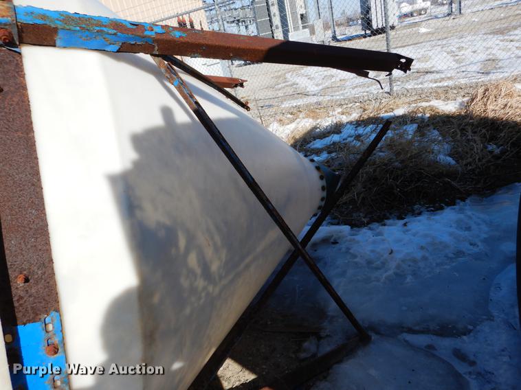 image for item DE5999 Prairie Pride poly tank