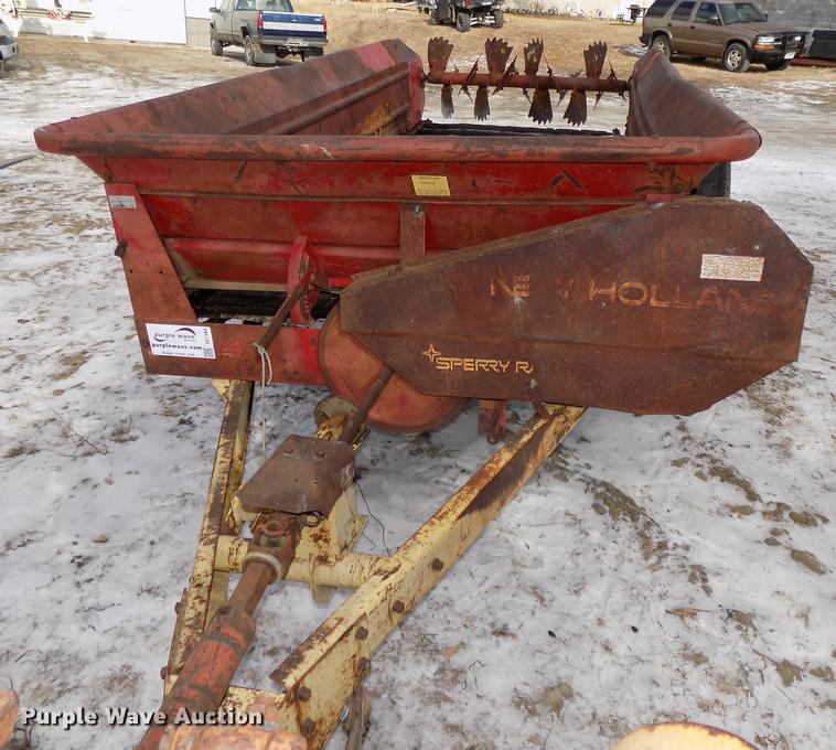 image for item DE7564 New Holland 518 manure spreader