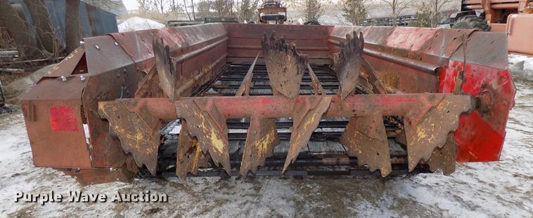 image for item DE7564 New Holland 518 manure spreader