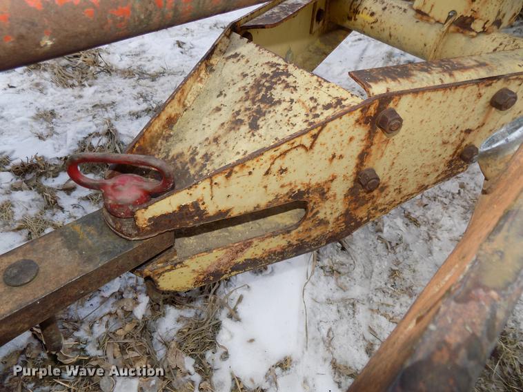 image for item DE7564 New Holland 518 manure spreader