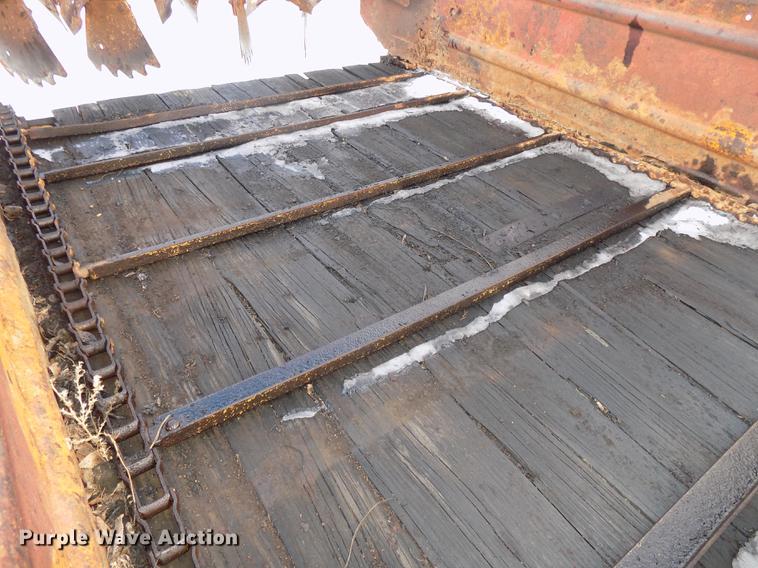 image for item DE7564 New Holland 518 manure spreader