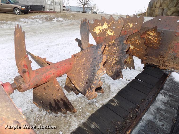 image for item DE7564 New Holland 518 manure spreader