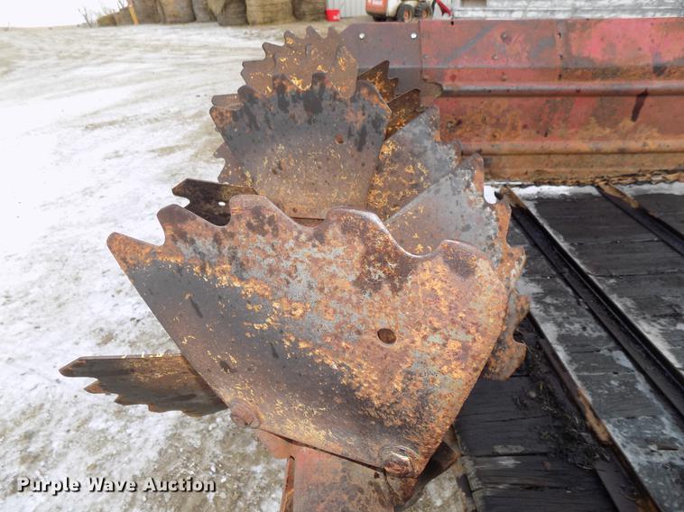 image for item DE7564 New Holland 518 manure spreader