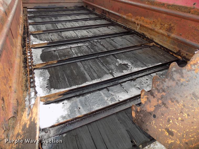 image for item DE7564 New Holland 518 manure spreader