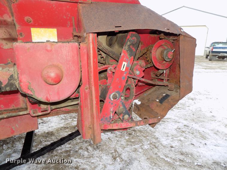 image for item DE7564 New Holland 518 manure spreader