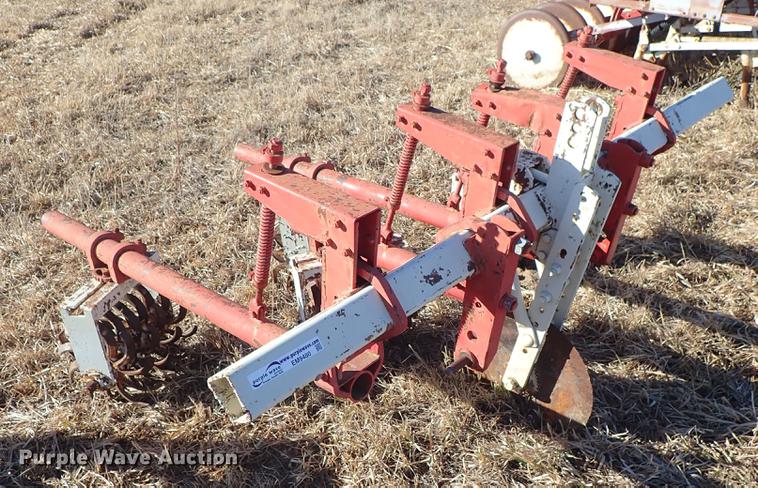 image for item EM9480 Row crop cultivator
