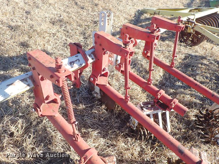 image for item EM9480 Row crop cultivator