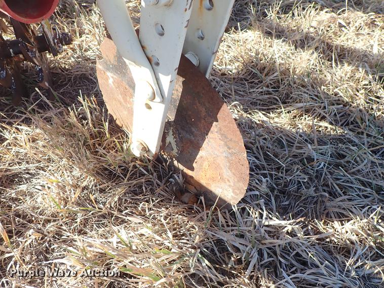 image for item EM9480 Row crop cultivator