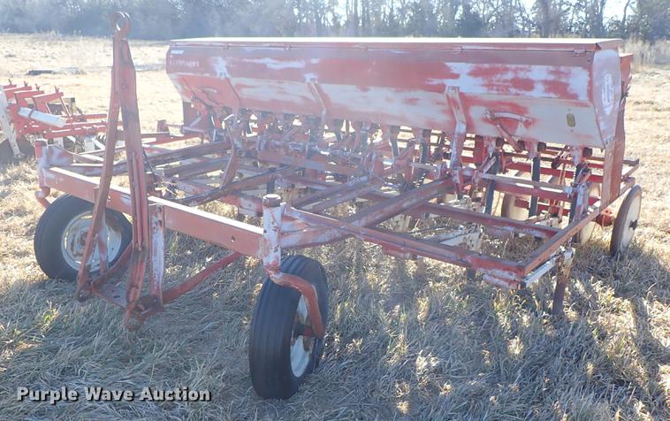 image for item EM9481 International grain drill