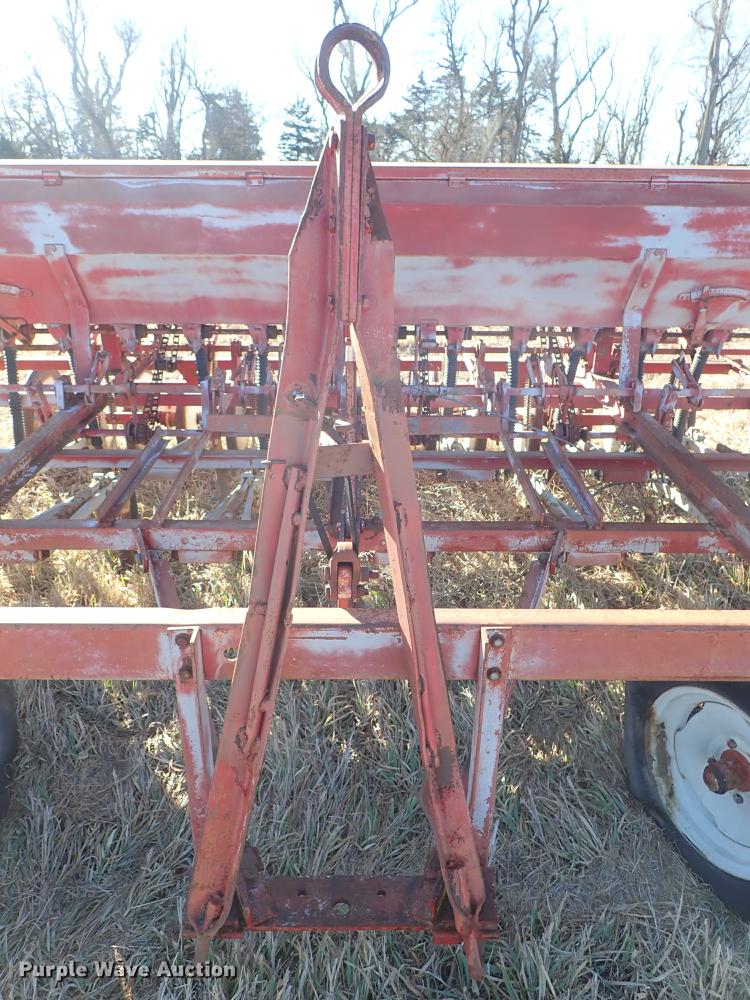 image for item EM9481 International grain drill