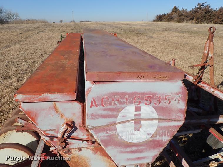 image for item EM9481 International grain drill