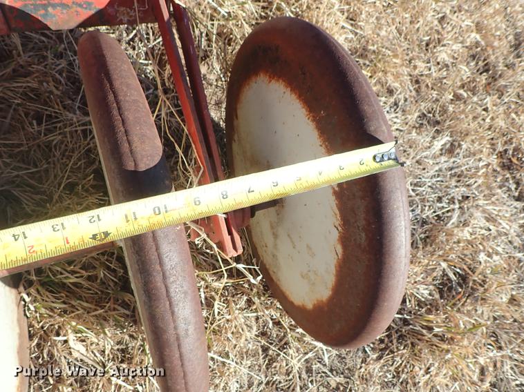 image for item EM9481 International grain drill