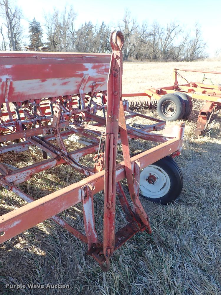 image for item EM9481 International grain drill