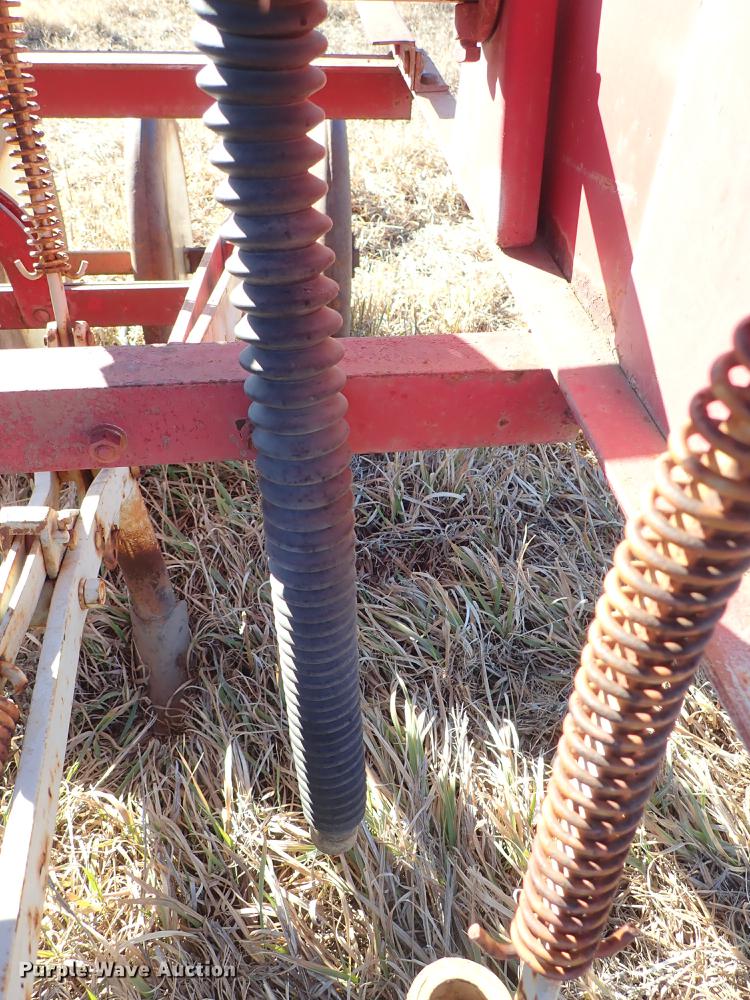 image for item EM9481 International grain drill