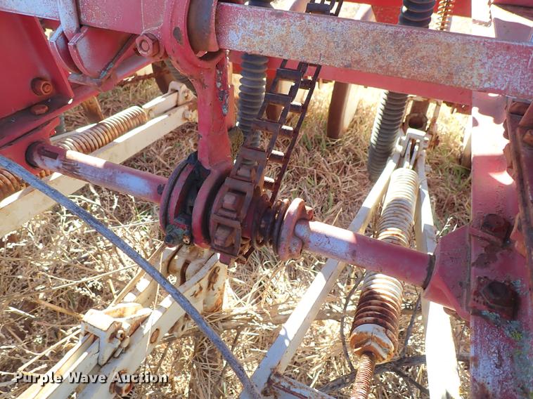 image for item EM9481 International grain drill