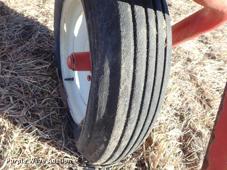 image for item EM9484 International 150 grain drill