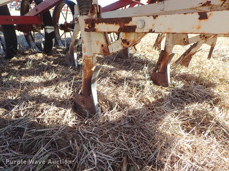 image for item EM9484 International 150 grain drill