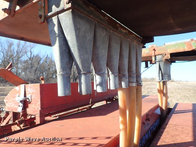 image for item EM9484 International 150 grain drill