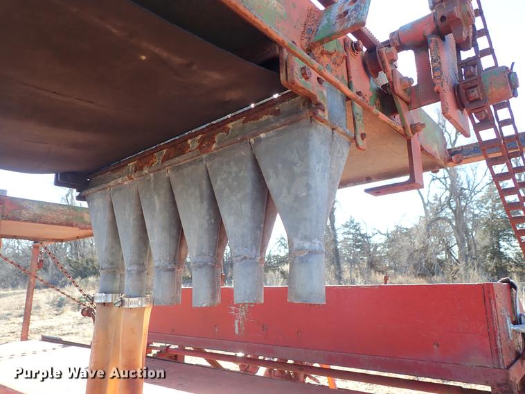 image for item EM9484 International 150 grain drill