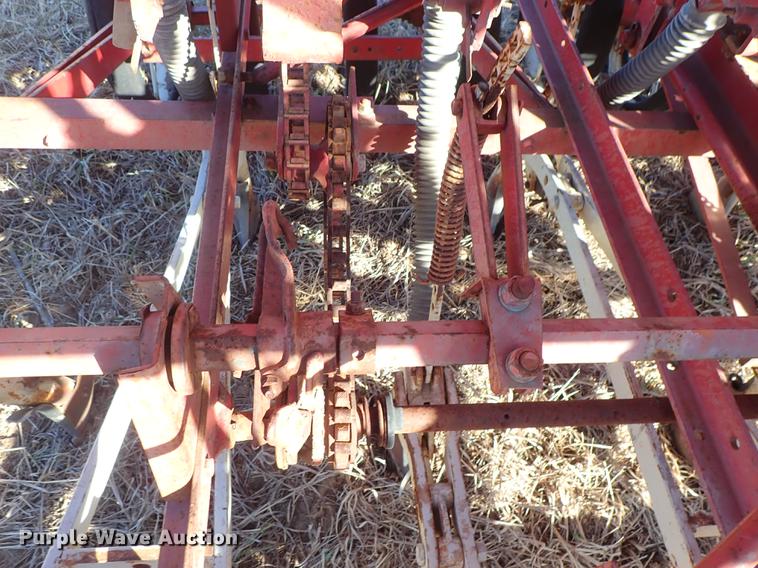 image for item EM9484 International 150 grain drill