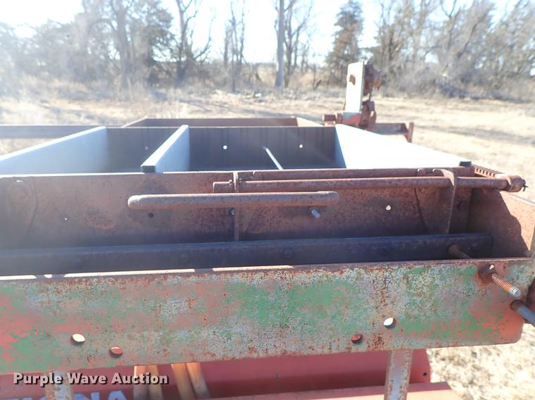 image for item EM9484 International 150 grain drill