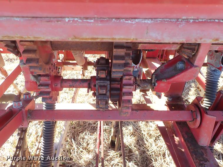 image for item EM9484 International 150 grain drill