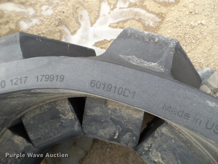 image for item EW9891 (2) Camso Extreme rubber tracks