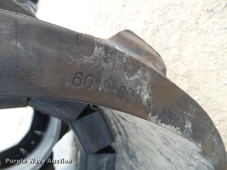 image for item EW9897 (2) Camso Extreme rubber tracks