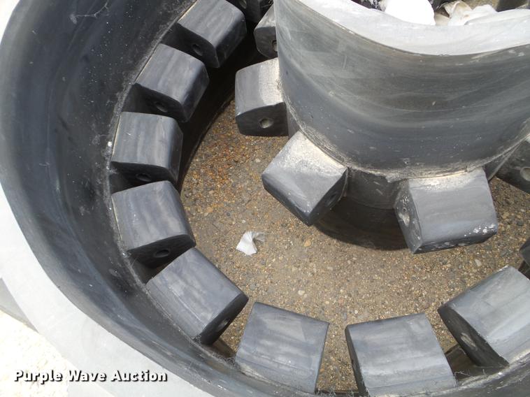 image for item EW9901 (2) Camso General rubber tracks