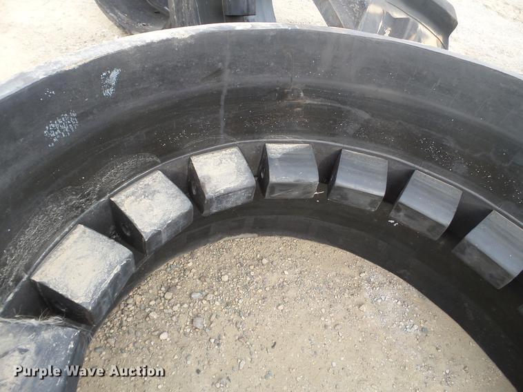 image for item EW9902 (2) Camso General rubber tracks