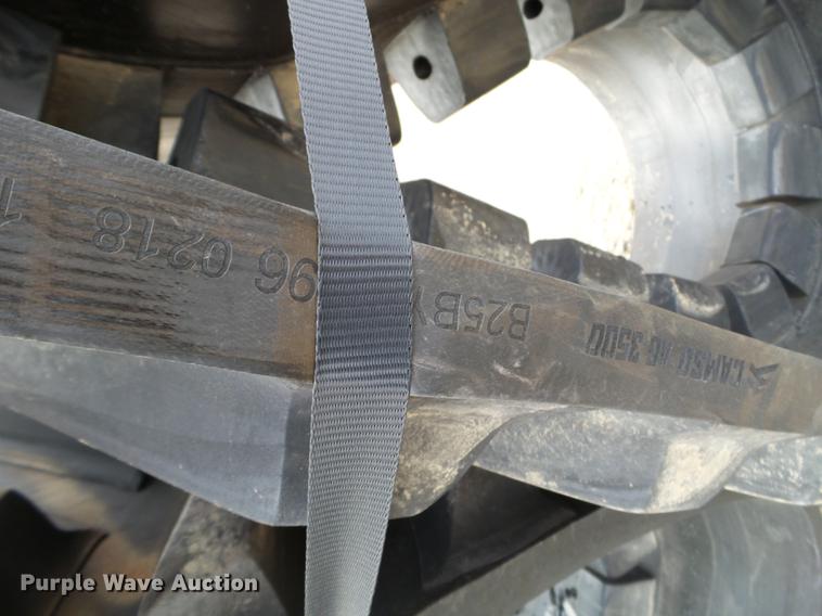 image for item EW9902 (2) Camso General rubber tracks