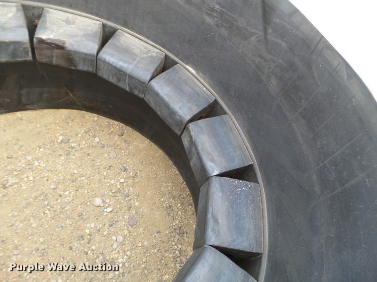 image for item EW9904 (2) Camso Extreme rubber tracks