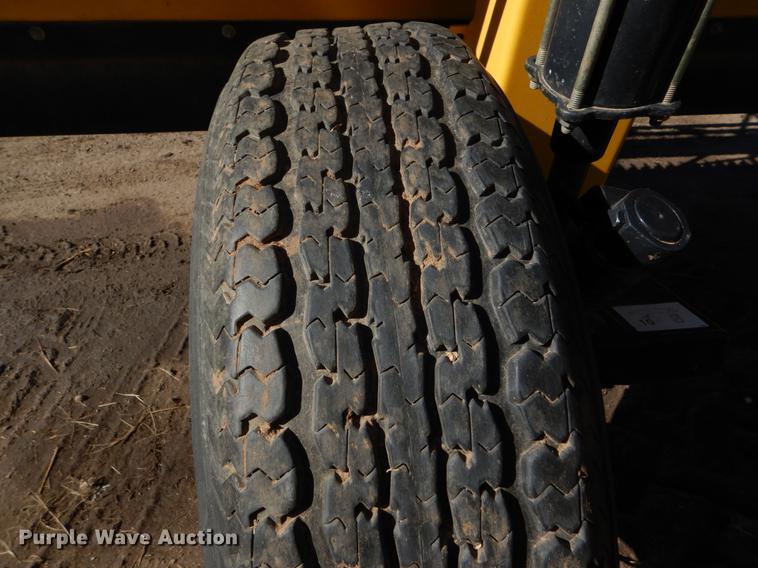 image for item FH9010 2007 New Holland 94C rigid draper head