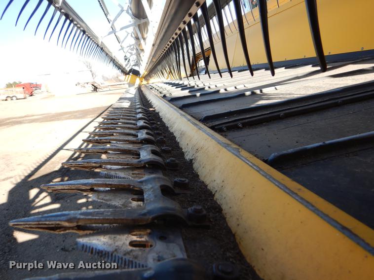 image for item FH9010 2007 New Holland 94C rigid draper head