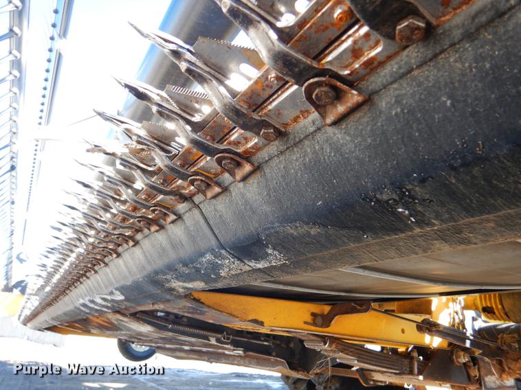 image for item FH9010 2007 New Holland 94C rigid draper head