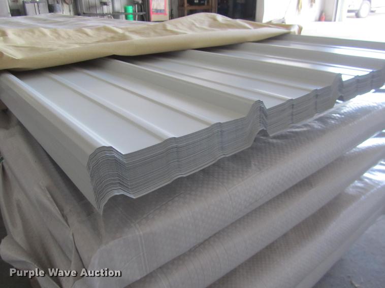 image for item G1525 (80) sheets of metal siding/roofing