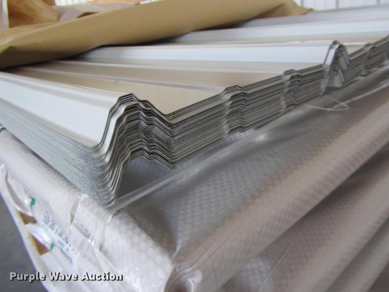 image for item G1528 (60) sheets of metal siding/roofing