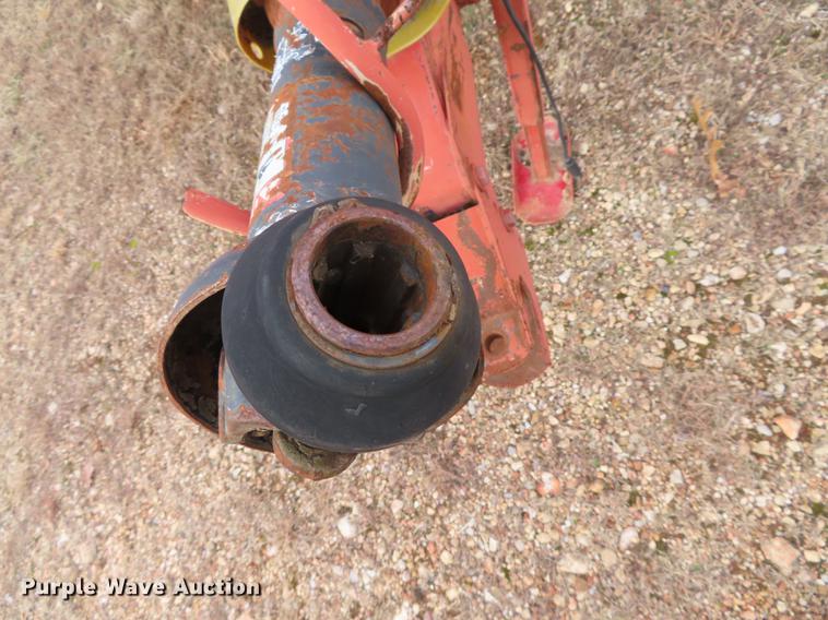 image for item L1497 1994 New Holland 660 round baler