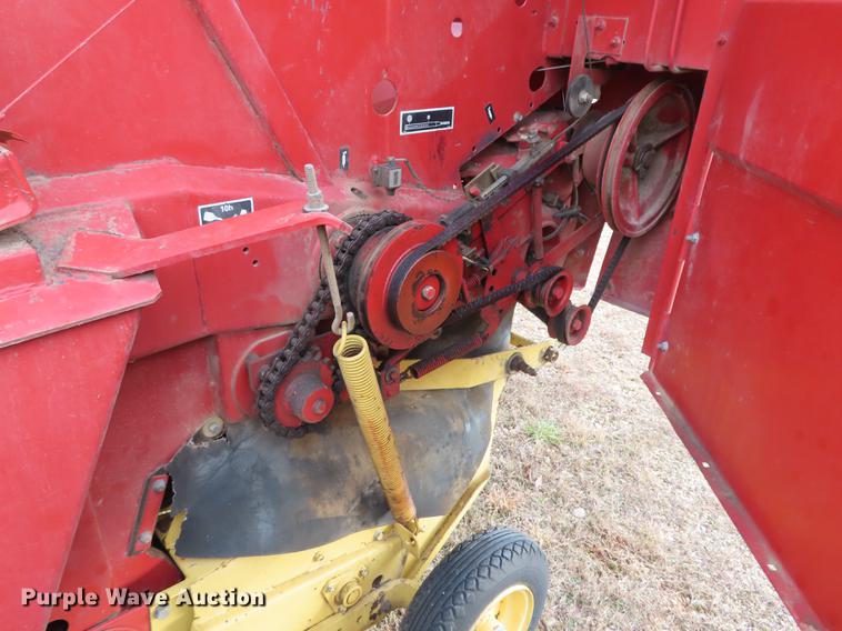 image for item L1497 1994 New Holland 660 round baler