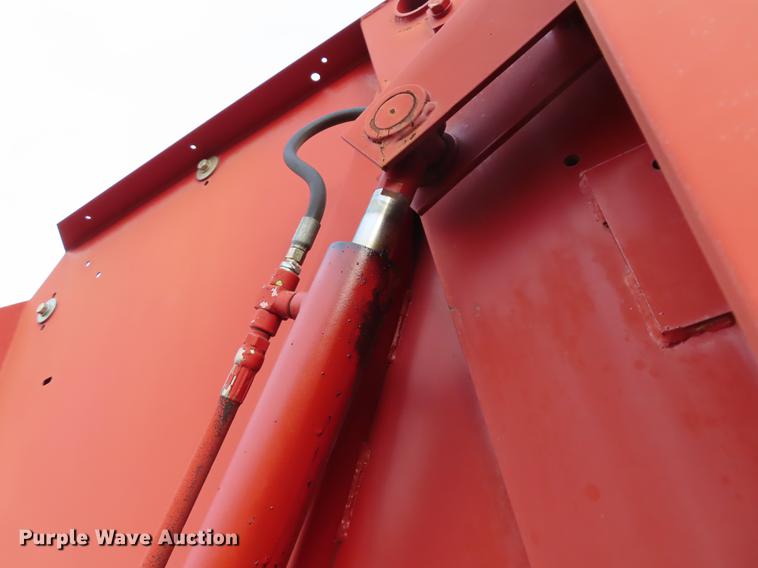 image for item L1497 1994 New Holland 660 round baler