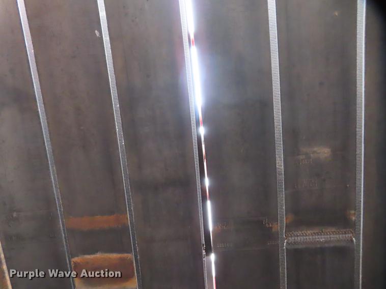 image for item L1497 1994 New Holland 660 round baler