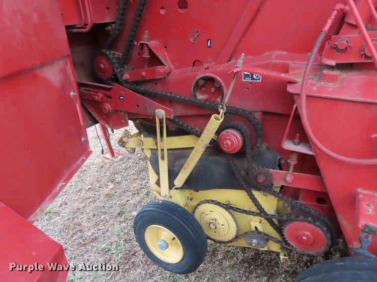 image for item L1497 1994 New Holland 660 round baler